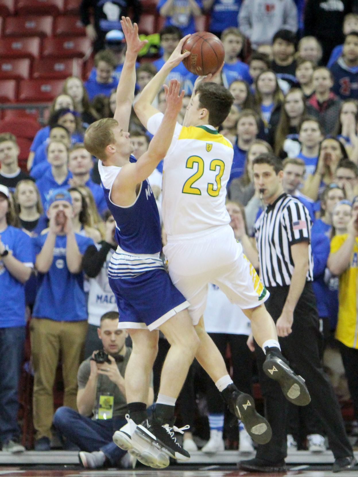 McDonell boys basketball vs Sheboygan Area Lutheran 3-15-19